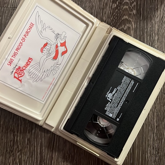 The Rescuers VHS - Picture 2 of 4